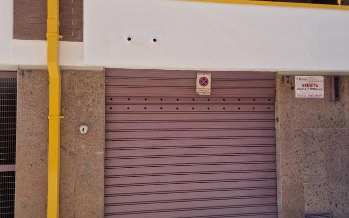 VENDITA LOCALE PIANO TERRA