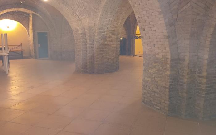 VENDITA/AFFITTO CANTINA