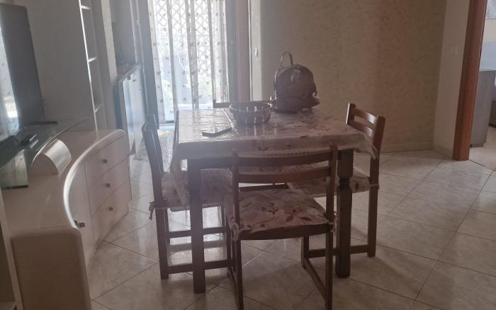 APPARTAMENTO AL 2° PIANO VICINO PIAZZA INCORONAZIONE